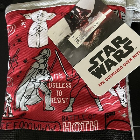 Star Wars Silicone Oversized Oven Mitt 2 pk NEW - Picture 1 of 2